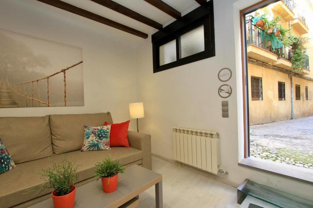 Apartamentos Inside Alhacaba Granada Ngoại thất bức ảnh